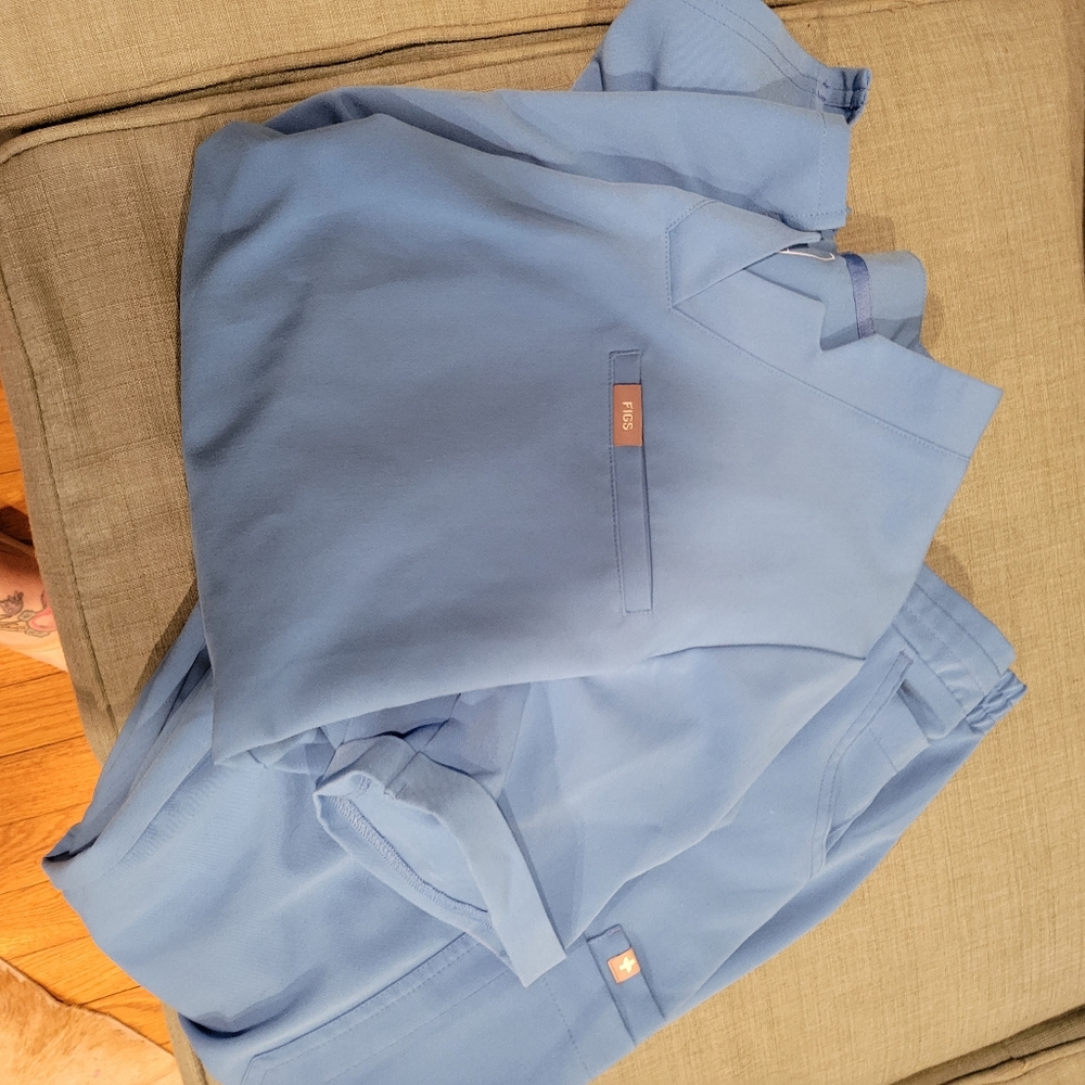 Figs ceil blue scrubs